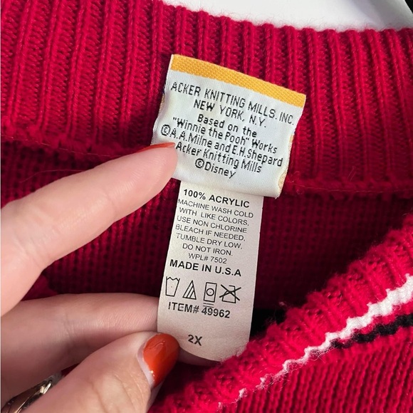 SOLD Vintage Tigger Winnie the Pooh Sweater - Picture 5 of 9